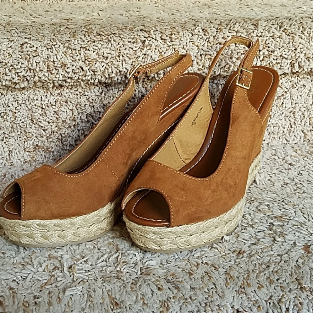 Brand new sling-back wedges